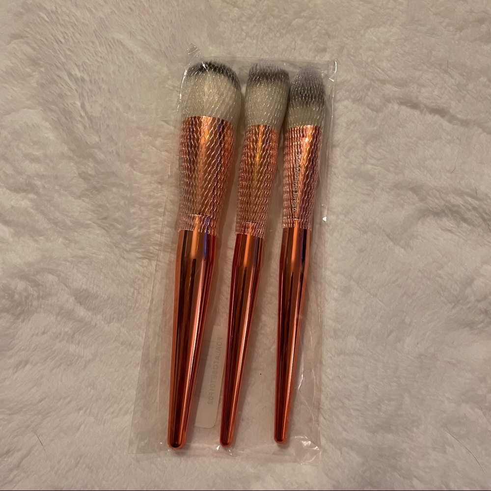 Alamar Cosmetics Complexion Brush Trio - Picture 3 of 3